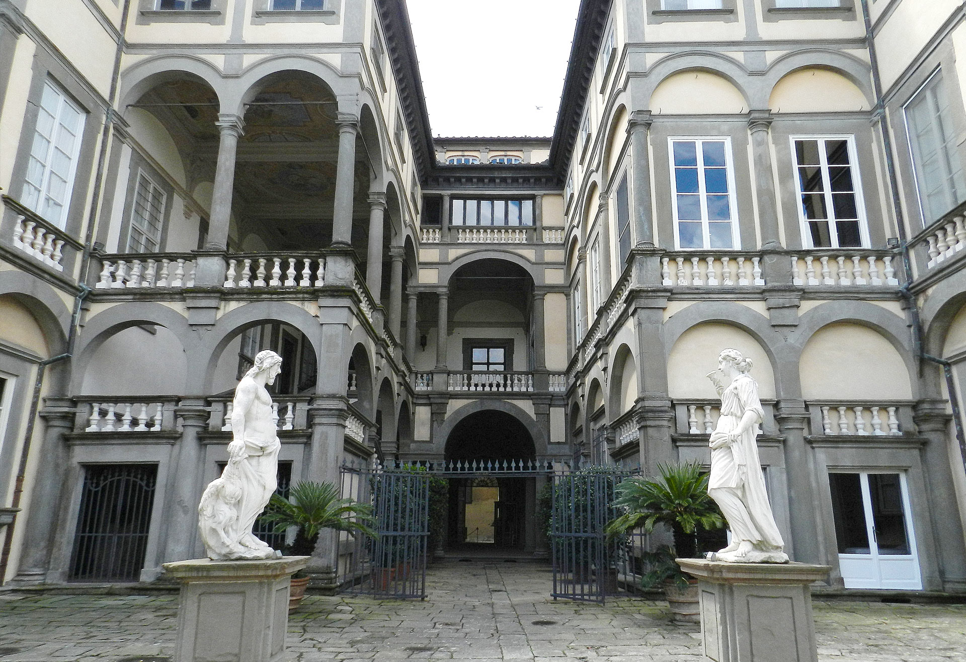 Entrance Palazzo Pfanner