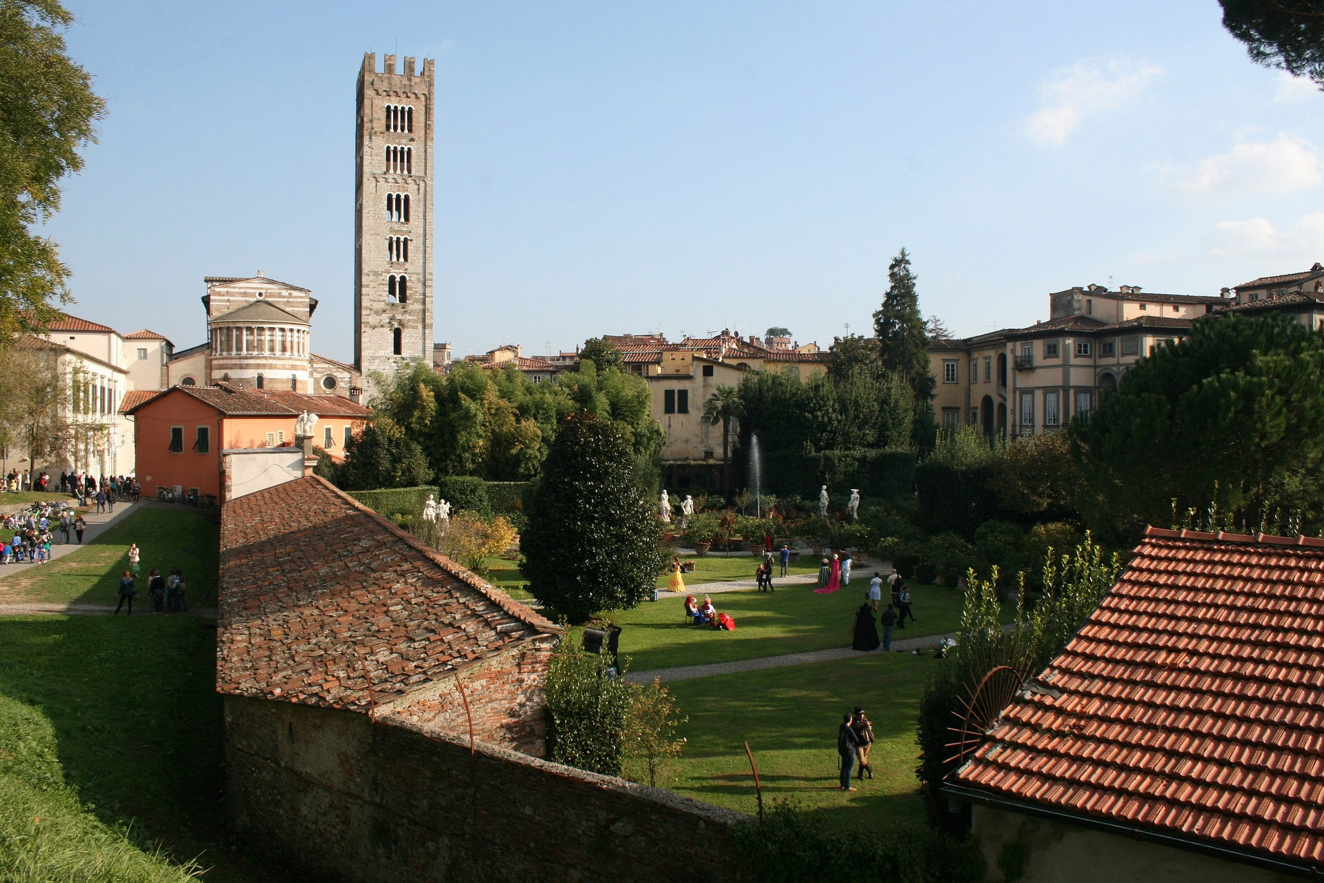 Visit Lucca